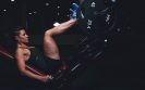 Mujer entrenando fuerza